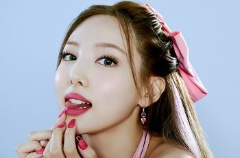 Đại gia mua dâm của cô gái xinh đẹp TWICE Nayeon